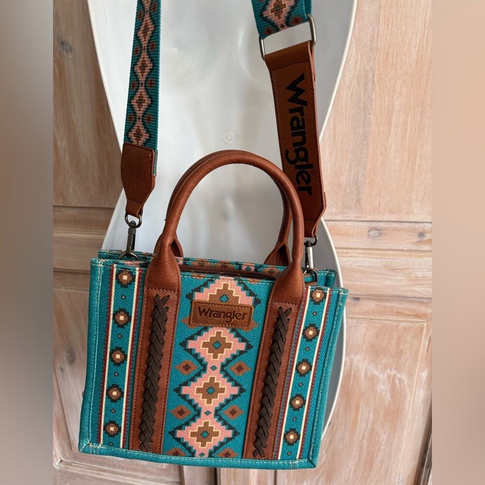 Wrangler Guitar Strap Crossbody Purse Bag NEW - Picture 2 of 11